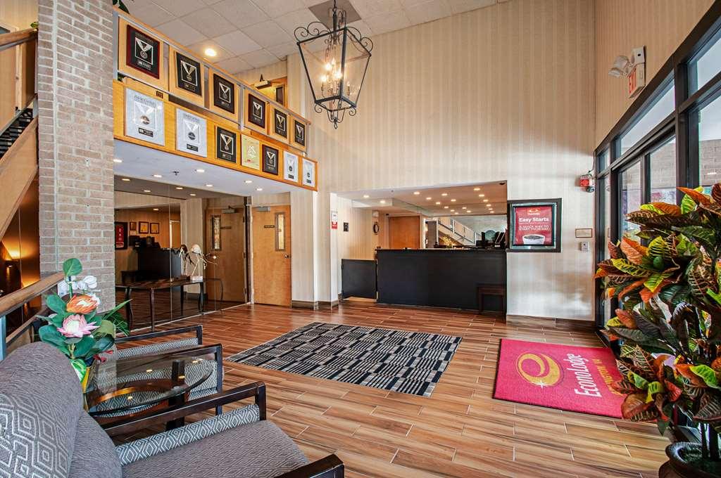 Econo Lodge Metro Арлингтон Интерьер фото
