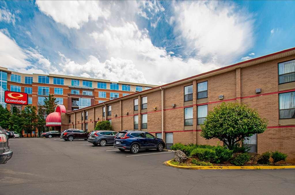 Econo Lodge Metro Арлингтон Экстерьер фото